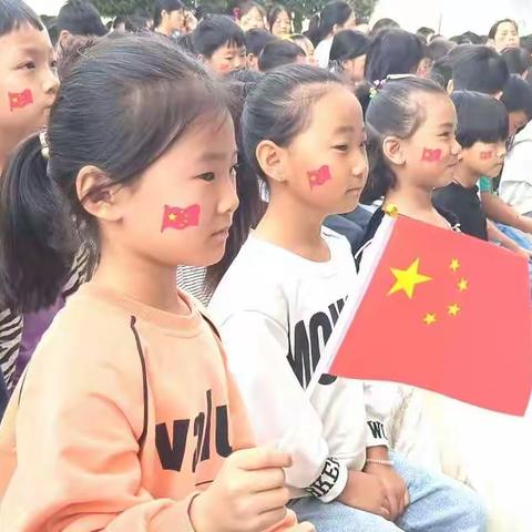 迎国庆，颂祖国--记亓岭小学国庆朗诵比赛