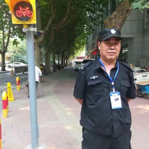 “城管老祝”拾金不昧，传递槐荫正能量