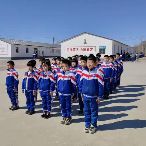 博雅民族学校一年级－－队列训练