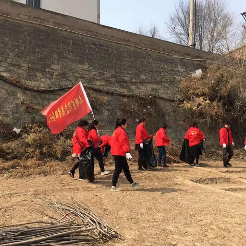 学习雷锋  爱在行动