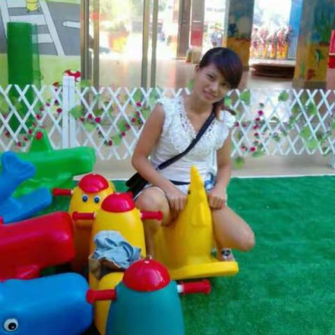 童年，一个并不陌生的词语;一个每个人都要经历的阶段;一个充满美好回忆的五彩瓶子。🍡🍡