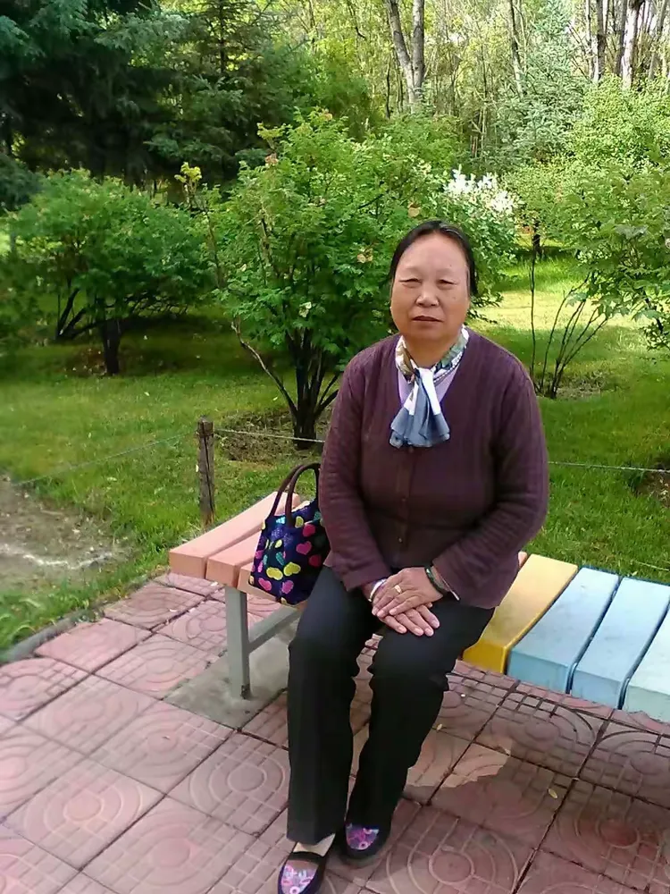 赵兰快快乐乐过好每一天