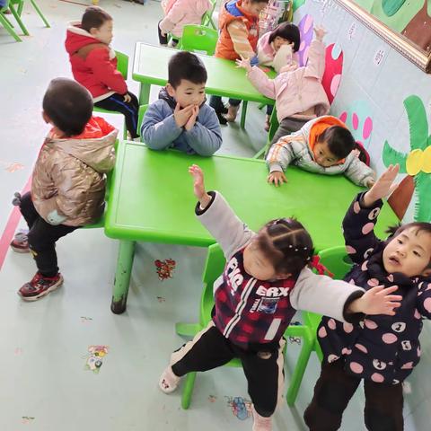 【金宝贝幼儿园小班今日分享】接孩子离园时第一句话这么说：将影响孩子一生