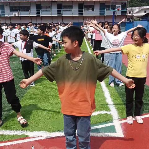 温暖五月，成长与感恩同行---一鸣学校2023年上学期1807班5月份工作