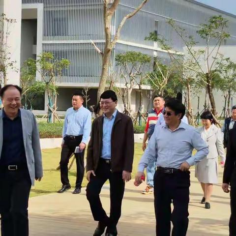 海口市委常委、秘书长伍振湘调研市委党校新校区