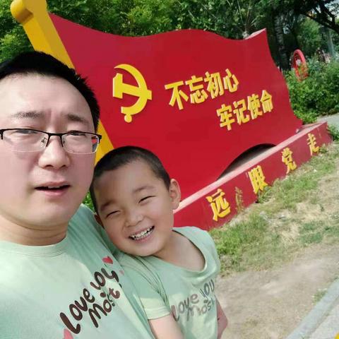 绕指柔情  “爸”气十足！