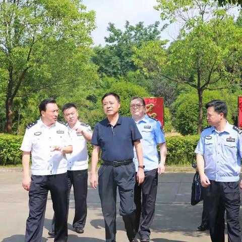 省政法队伍教育整顿第一驻点指导组组长陈日武同志深入南昌市公安局监管支队检查指导队伍教育整顿
