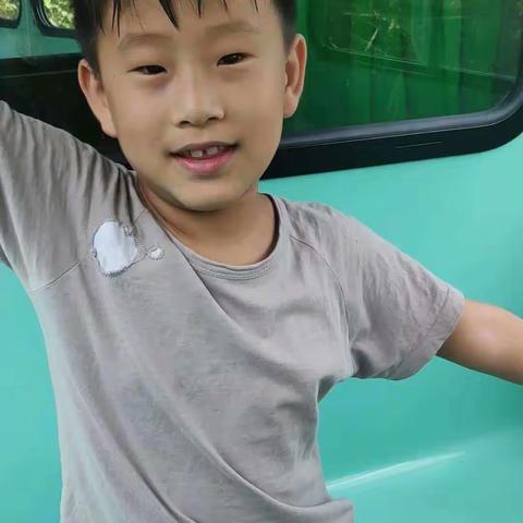 专访——少年当自强神墨口才小学员张泰瑞