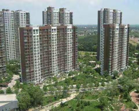 和谐社区，邻里常聚首;安祥生活，凝聚着友爱;相逢是首歌，连着你和我。