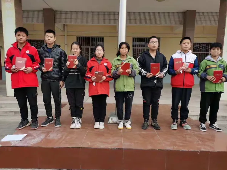 西阳中学开展"我是小能手"数学竞赛活动