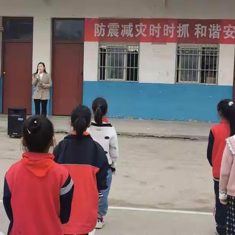 十字路乡第一小学防灾减灾演练教育活动