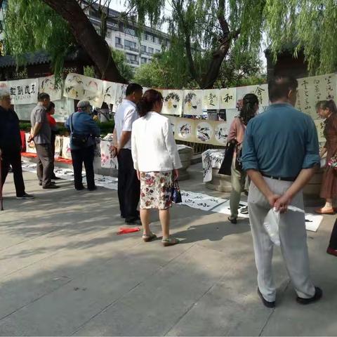 县东巷社区“灯塔榜样在行动 爱心奉献传真情”主题党日活动暨庆五一劳动节爱心义卖活动