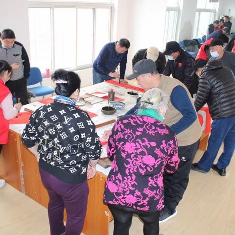 翰墨迎春 玉兔送福 乐安社区党总支开展“我们的节日•春节”写春联送祝福活动