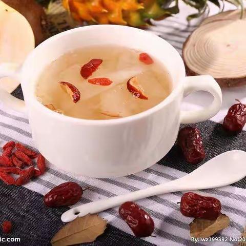 蓝天实验幼儿园芒果班“厨房课——冰糖雪梨”