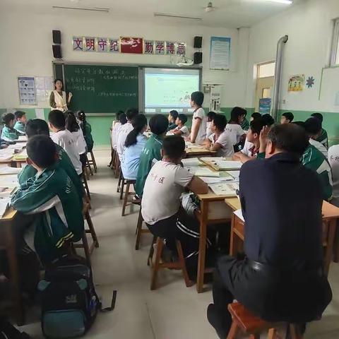 “聚焦课堂教学，助力新教师成长”齐桥学区领导走进李小庄小学