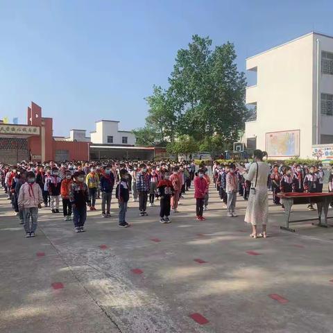 【珍爱生命，预防溺水】定远乡易店分校开展防溺水宣誓签字仪式