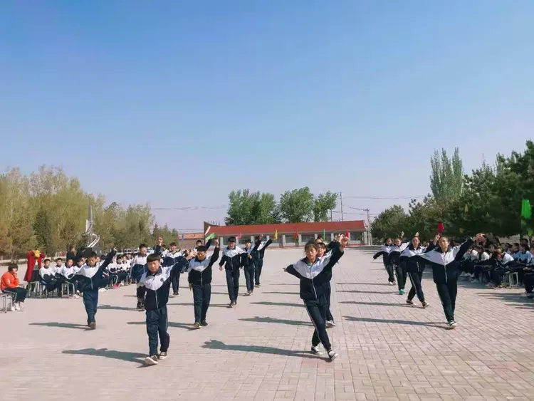 舞动的大白登中学