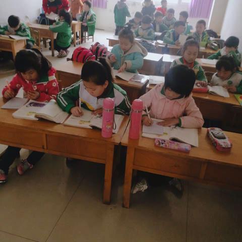 希望托管中心开始招生了～～～（副本）