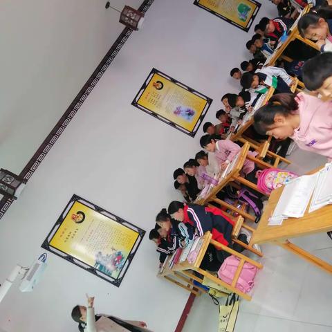 园兮*子修硬笔书法第三周课纪实！                           想练字找子修硬笔书法班！咨询电话：15131016218