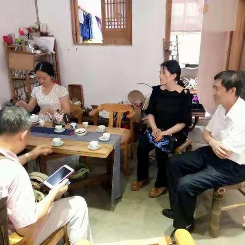 蒋士铨台湾后裔回铅山寻根             文/刘军