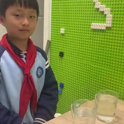 知道鸡蛋为什么会浮在水面吗？