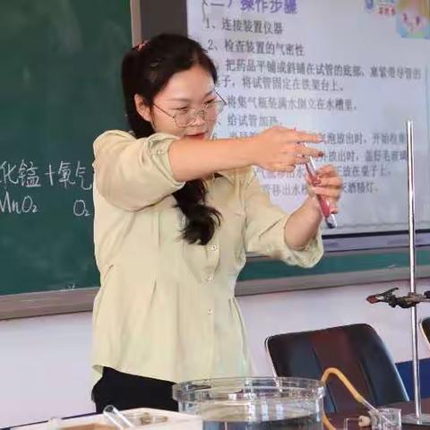 教而不研则浅，研而不教则空 —汤头沟中学教研组示范课活动。