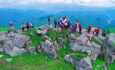 秦岭十峰 | 夏遇冻山