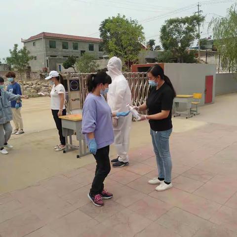 灵山镇西庞家洼小学复学演练