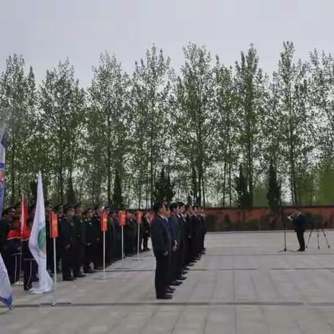 青松滴翠寄深情 清明时节祭英雄----来龙小学清明祭扫活动剪影