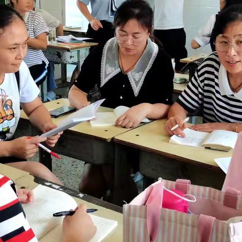 学习新课标 领悟新理念——柴胡店镇中心小学组织教师参加2022版义务教育课程标准培训纪实