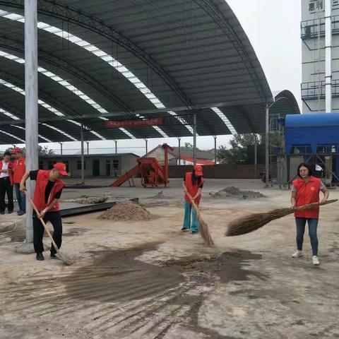 县供销联社党支部党员自愿服务到基层