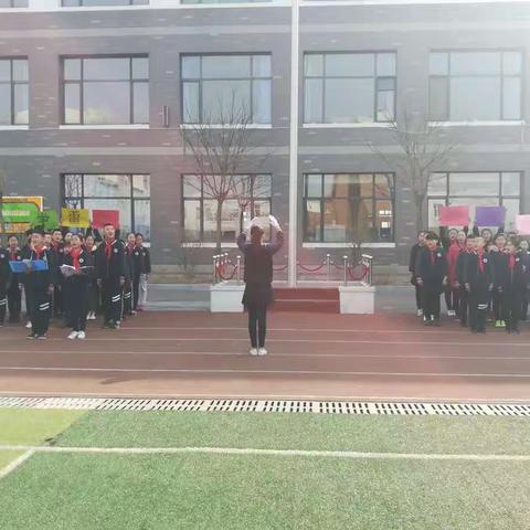 "弘扬雷锋精神，争做文明少年" 大同市北岳小学分校 六二班主题升旗仪式