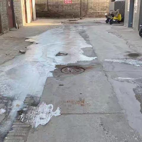 为民解忧---新南社区网格员协调帮助居民疏通下水管道，解决居民困难