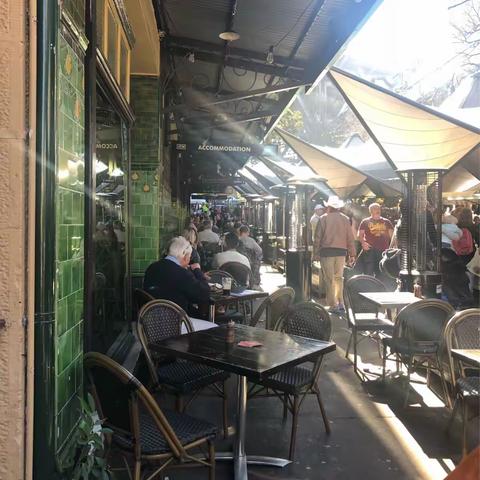 岩石区假日集市