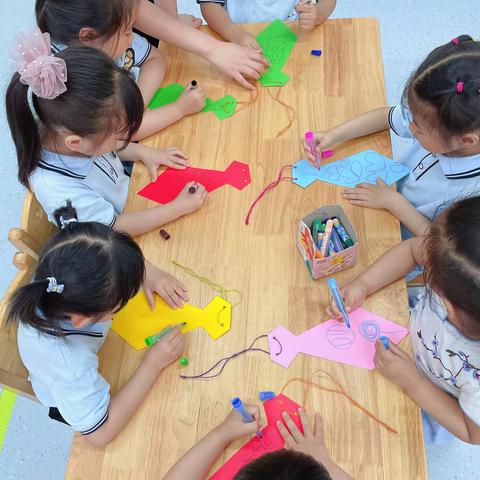 父爱重如山——第五小学幼儿园小班级部父亲节活动