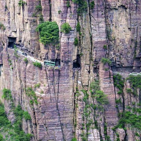 太行绝壁上的天路传奇