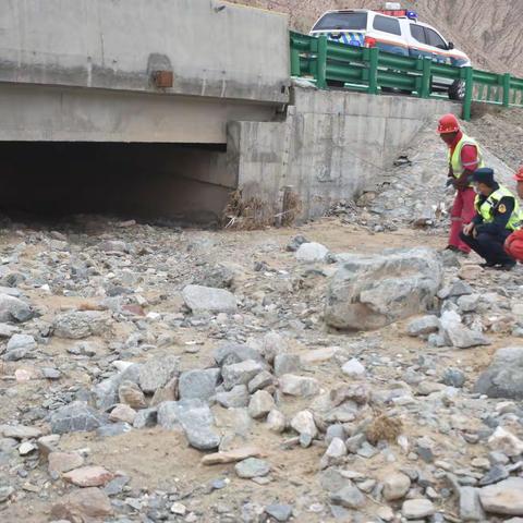 联勤联动 做足准备 打好冬季公路安全畅通“保卫战”