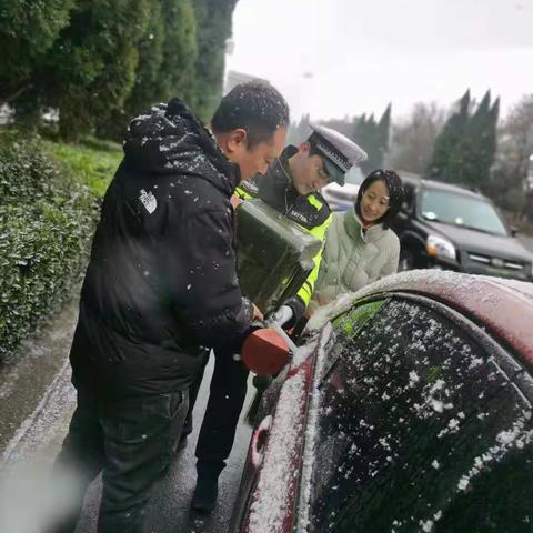 青州特巡警：雪中执勤保畅通 守护平安回家路