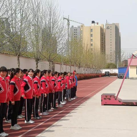 奔跑吧，你会感到快乐——鄢陵县人民路小学体育组汇报课《30米快速跑》