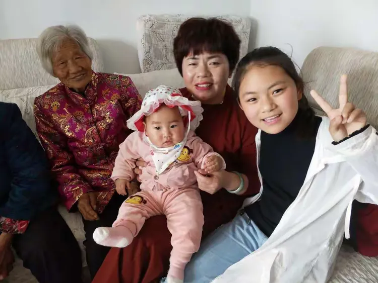 儿孙绕膝