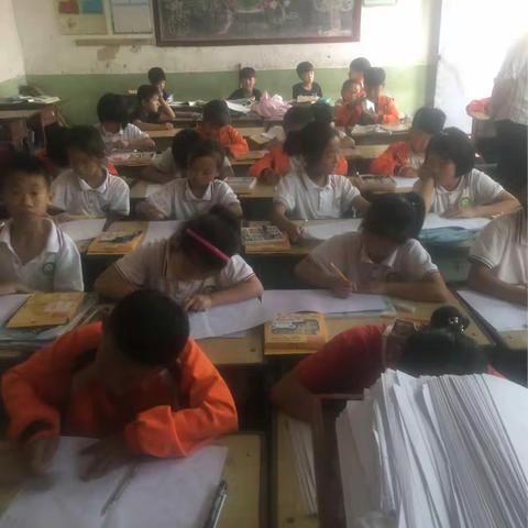 殷都区蒋村镇张贾店小学 美术社团——智慧艺术教育 