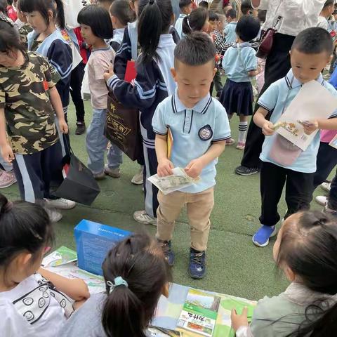 “书香润童心，好书伴成长”——迁西县一幼中三班淘书行跳骚市场体验活动！