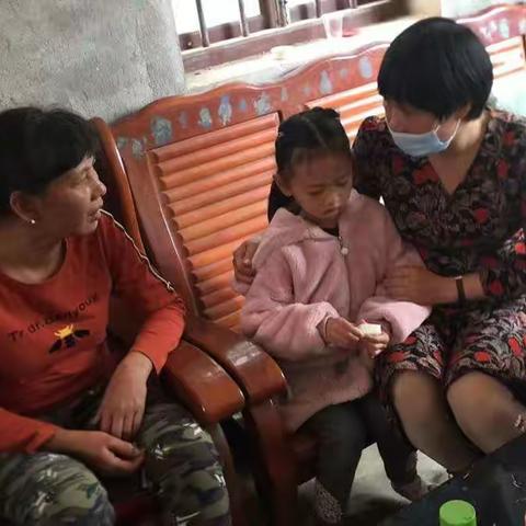 2021年1月24日，小良镇学堂小学全体老师根据上级教育部门的要求，开展“千名教师访”活动