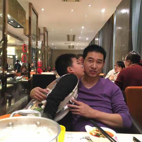 父爱如山！父子连心！