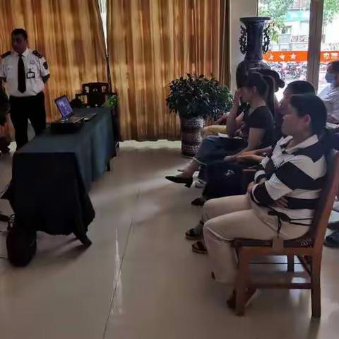 建安社区联合辖区企业开展消防培训      共建平安社区
