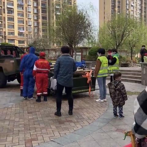 义务消杀助力社区疫情防控工作