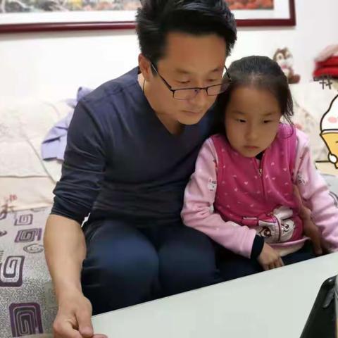 第二师36团中学第一学段家长会——家校共育，托起明天的太阳☀️