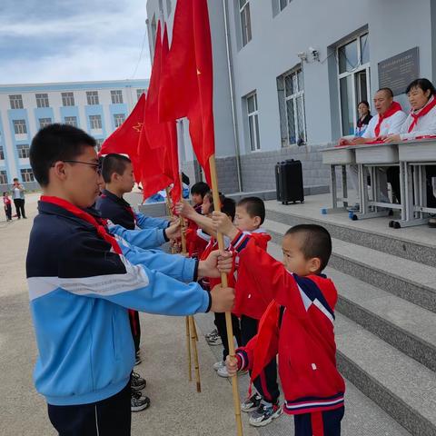 红领巾爱祖国——阿力得尔小学2024年新队员入队仪式活动