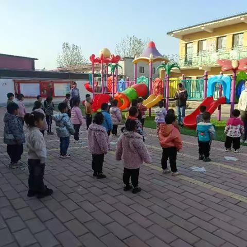 大曲堤中心幼儿园阳光体育活动