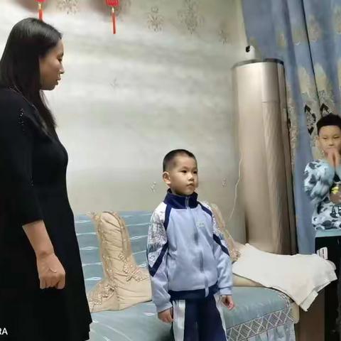 书香浸润童年 阅读点亮人生—-沧县幼儿园居家系列活动之中班亲子故事表演（四）